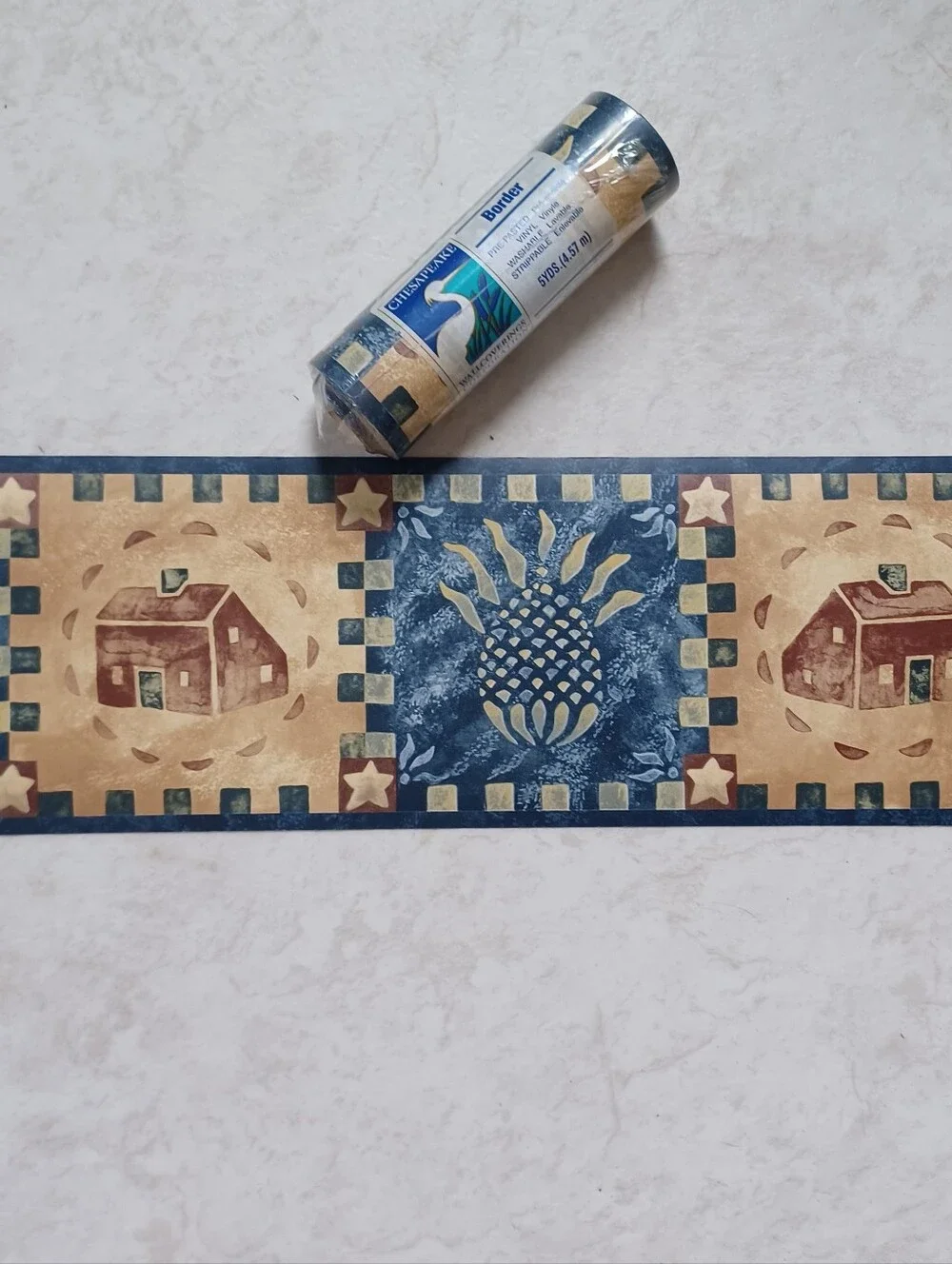 Wallpaper Border Pineapple & Cottage in Navy & Tan
